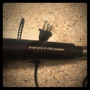 Infiniti Pro curling iron by Conair